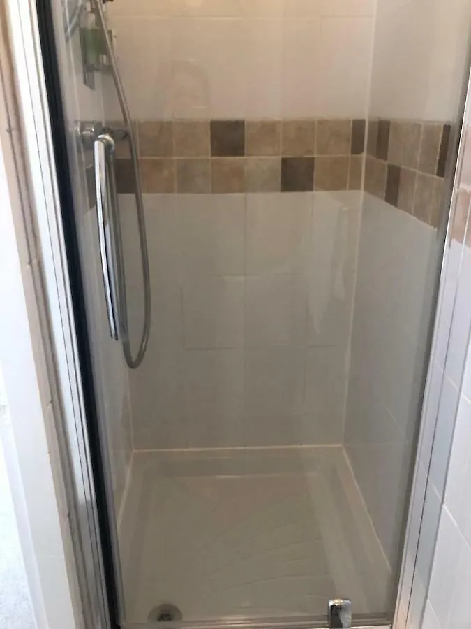 Broadway House Luxury Serviced Rooms 엑서터